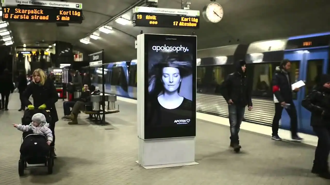 斯德哥爾摩地鐵站精彩的互動廣告螢幕 (中文字幕)